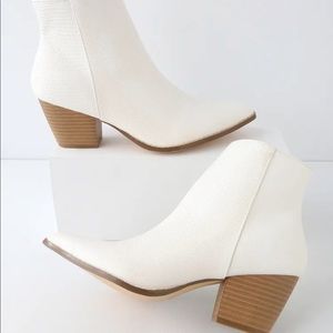 Lulus pointed toe ankle booties